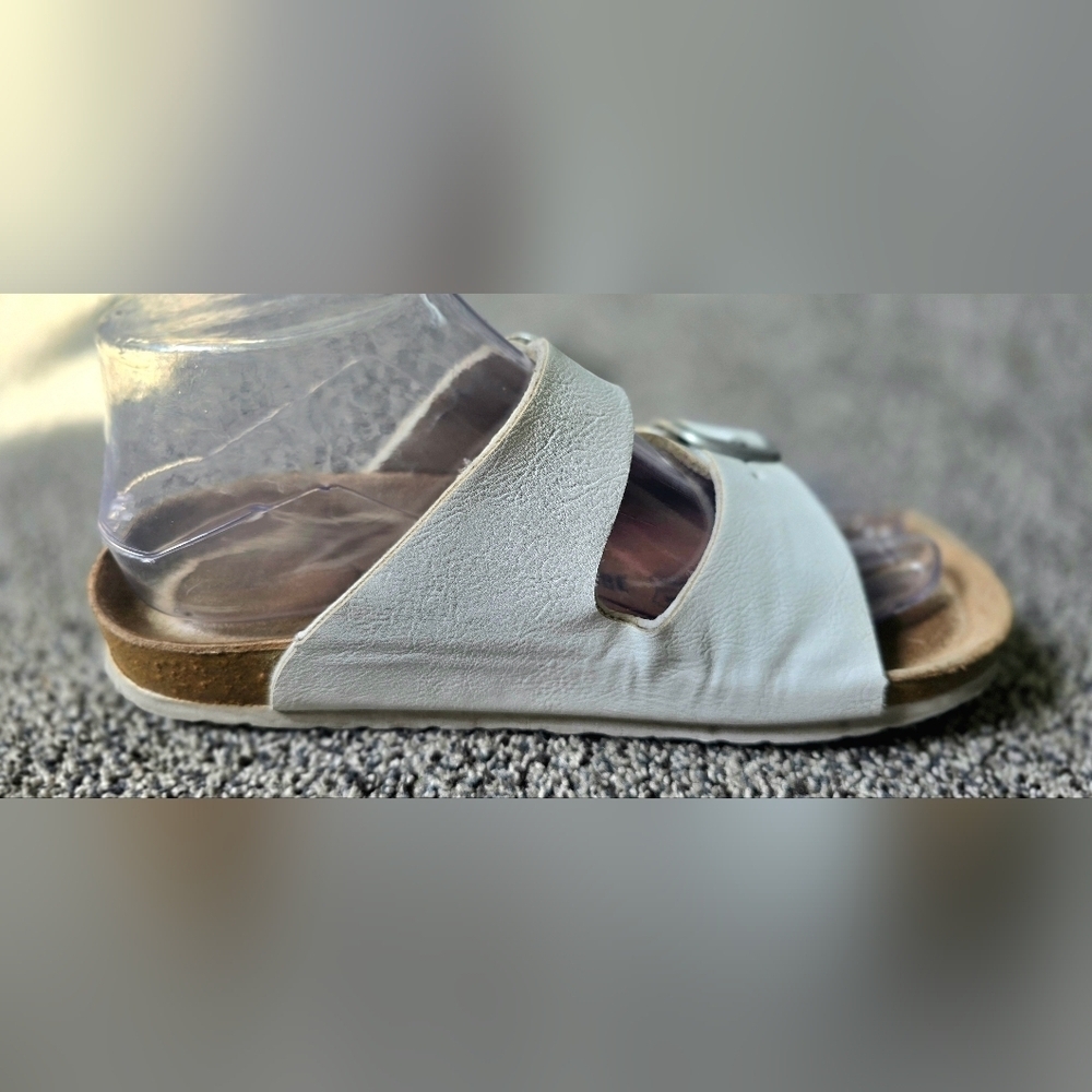 Cushionaire Womens 7M White 2 Strap Leather-Insole Sandals - Picture 8 of 11